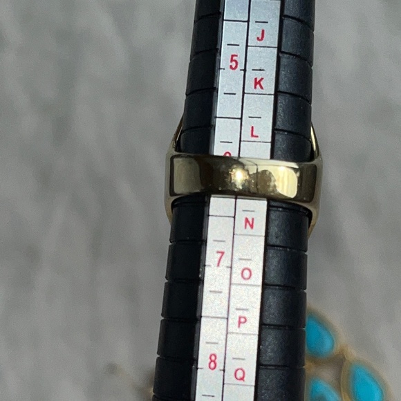 Gold-tone filigree ring, size 6.25 - Picture 6 of 7